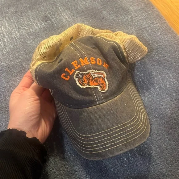 Clemson hat - Clemson Tigers - Picture 1 of 3